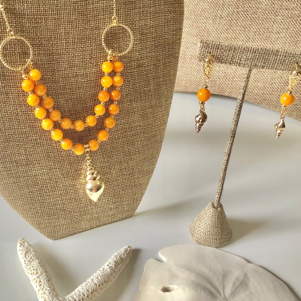 Handmade Jade dyed burnt orange-yellow shell set
